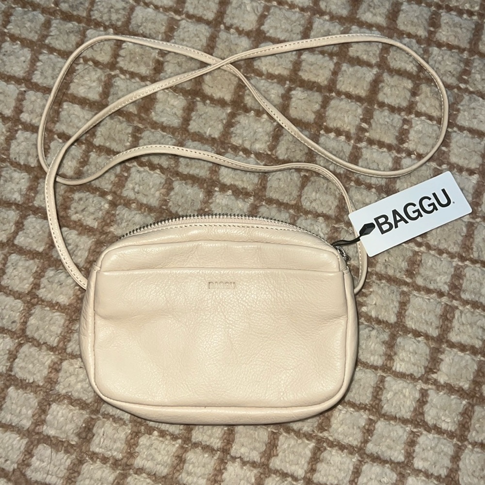 baggu cream crossbody bag